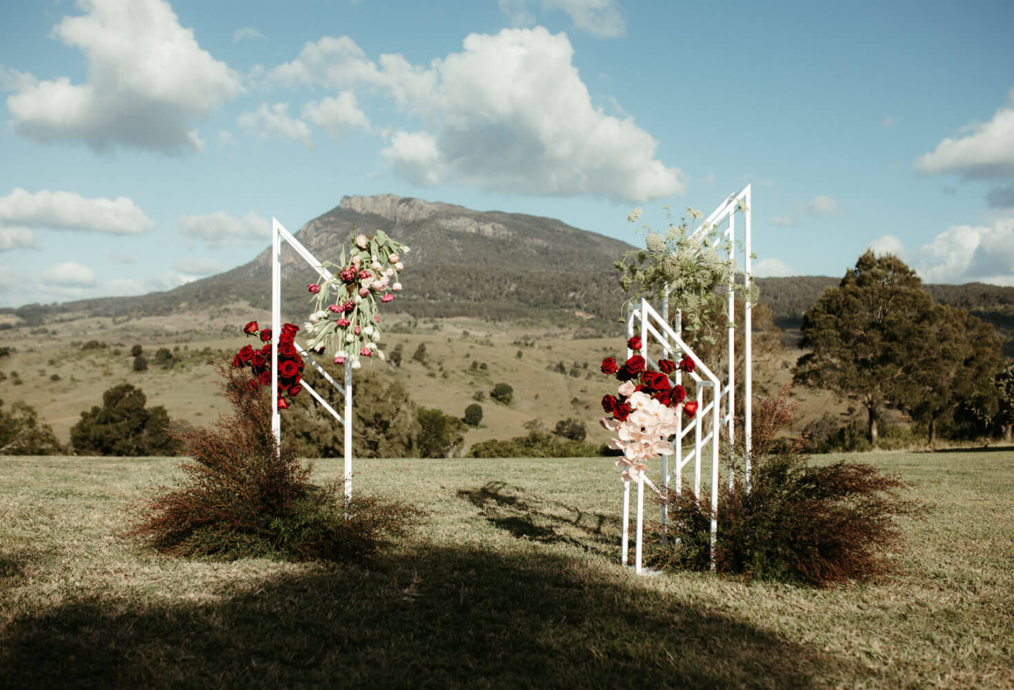 Luxe Outdoor Wedding Venues QLD Maroon Hill Estate Love by Lee Photography